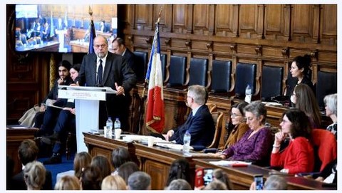 source jusctice.gouv Éric Dupond-Moretti a annoncé de nouvelles mesures pour développer la culture de l’amiable.